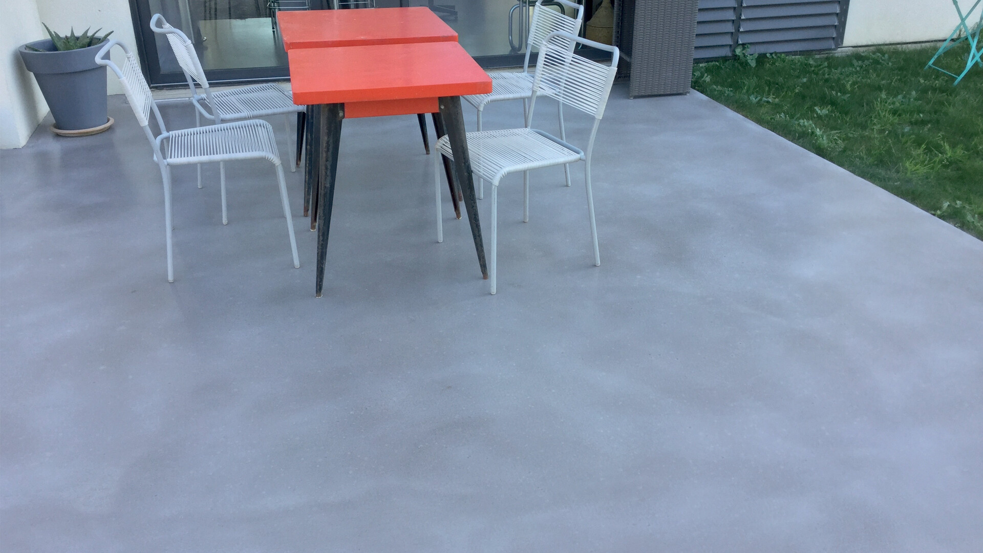 Comment faire un ragréage sur une terrasse